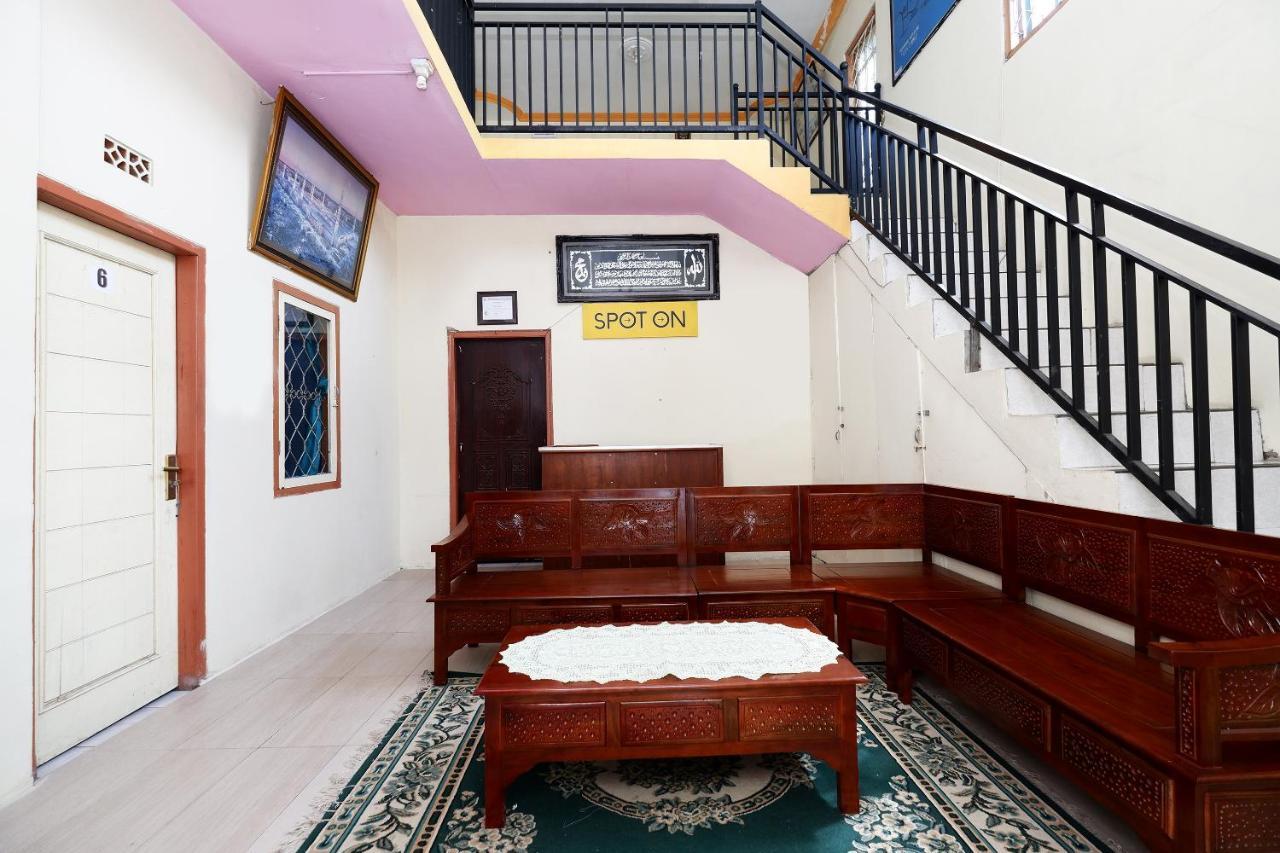 Spot On 2112 Homestay Lestari Dieng Syariah Diyeng Exterior photo